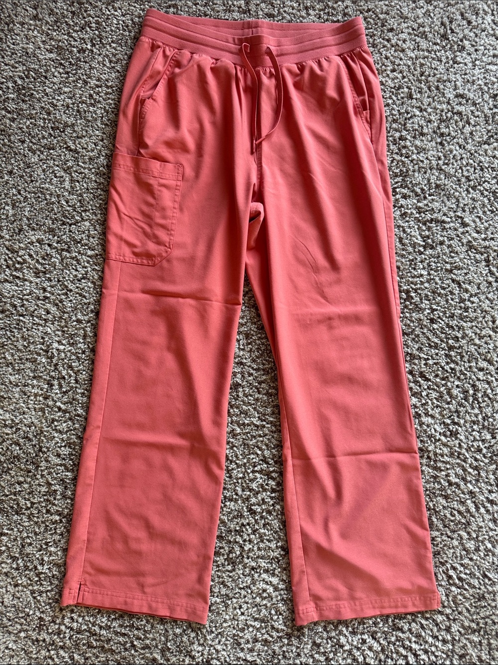 Size M women’s Carhartt scrub pants